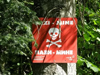 Varselskilt for landminer i Bosnia