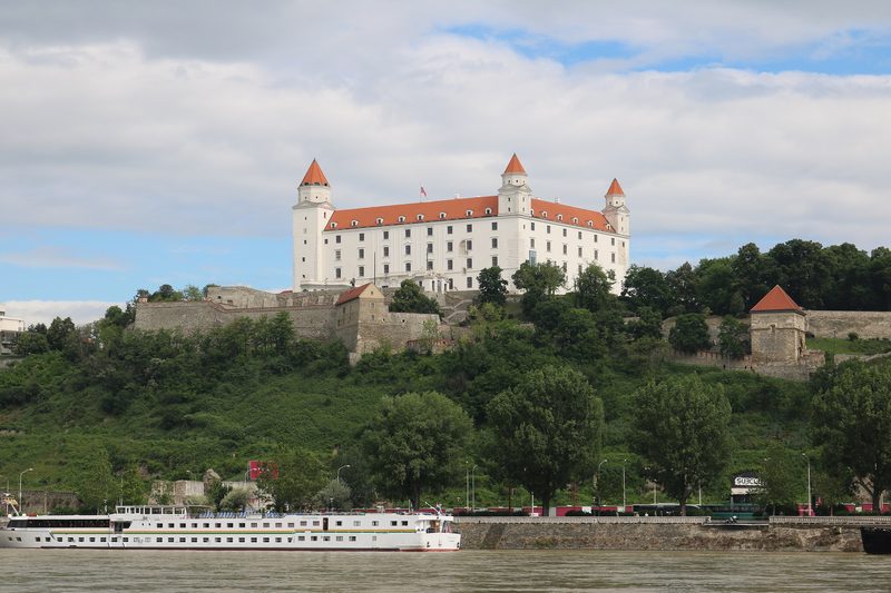 The castle of Bratislava over the Danube (May 2019)