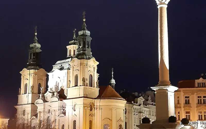 Kerstmarkten op het Oude Stadsplein en het Wenceslasplein, Praag