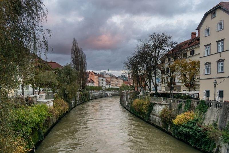 De Ljubljanica in het centrum van Ljubljana